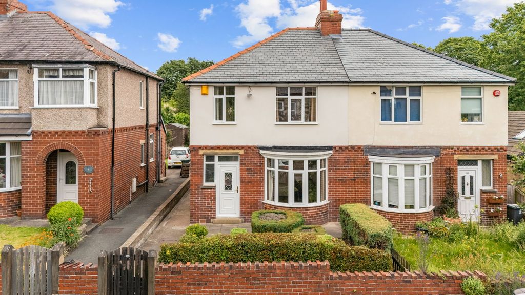 Property photo 1 of 32