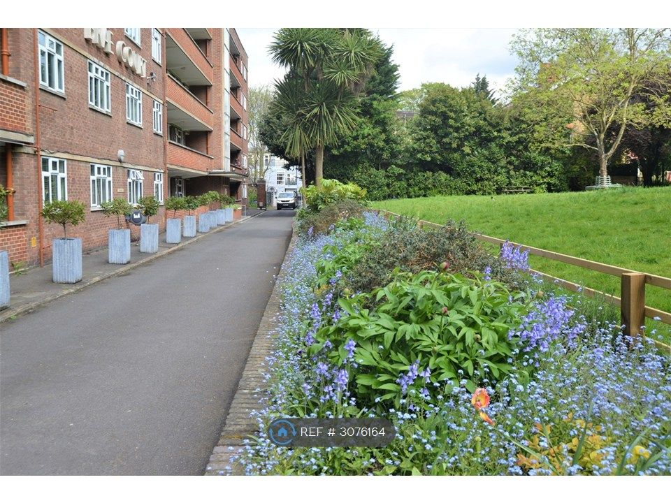 Property photo 3 of 16 Beautiful Front Gardens