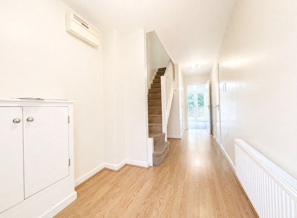 Property photo 2 of 12 Hallway