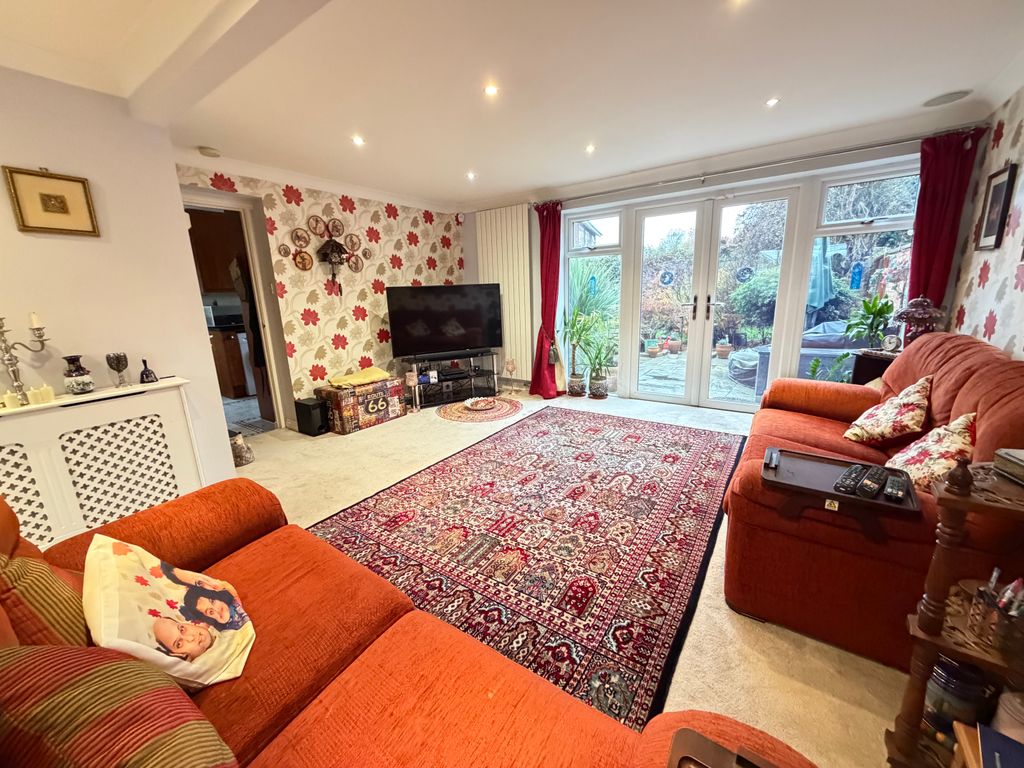 Property photo 3 of 21 Image