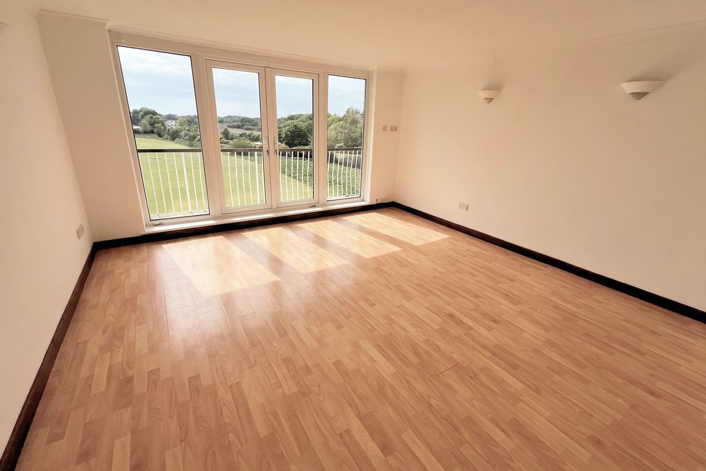 Property photo 2 of 9 Lounge/Dining Room