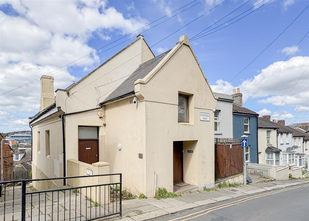 Property photo 1 of 25