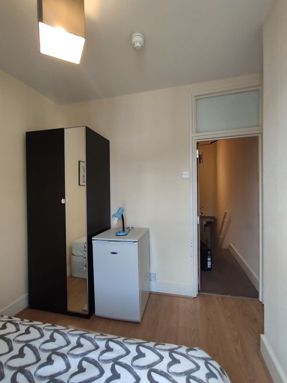Property photo 1 of 4 Room