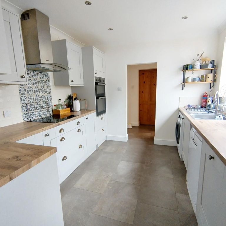 Property photo 2 of 24 Kitchen 2.Jpg