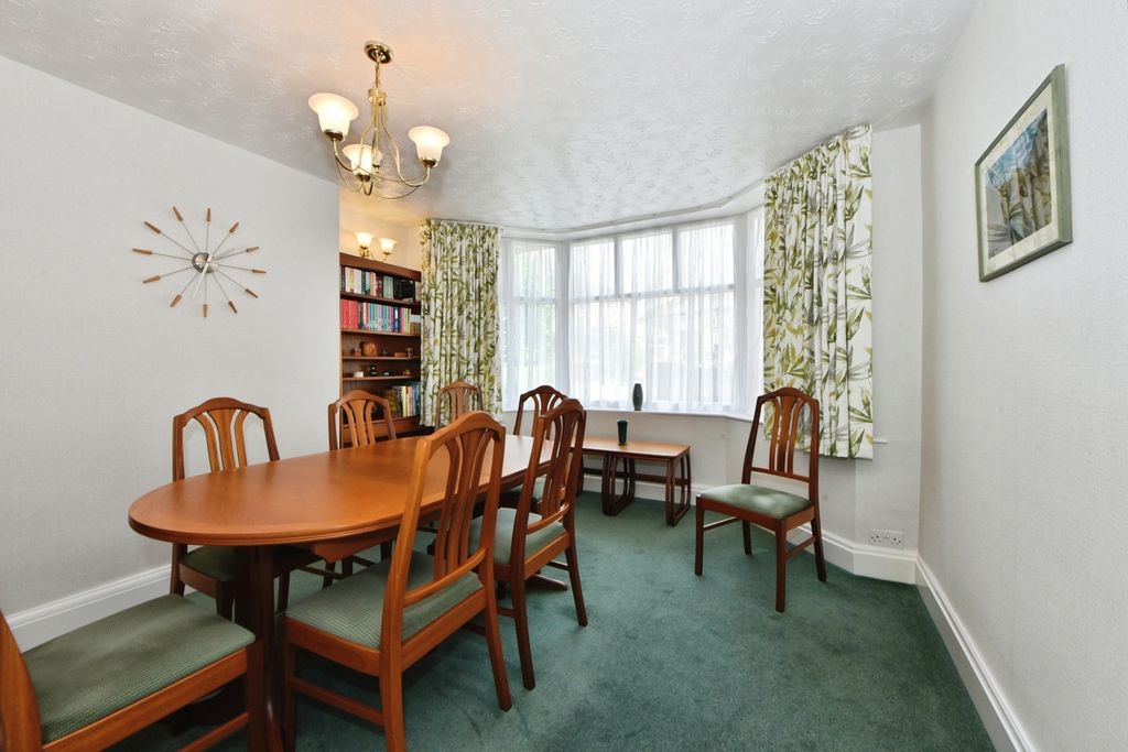 Property photo 2 of 14 Dining Room