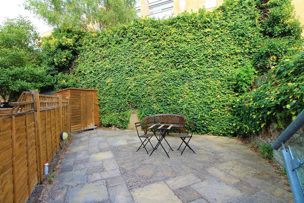 Property photo 2 of 11