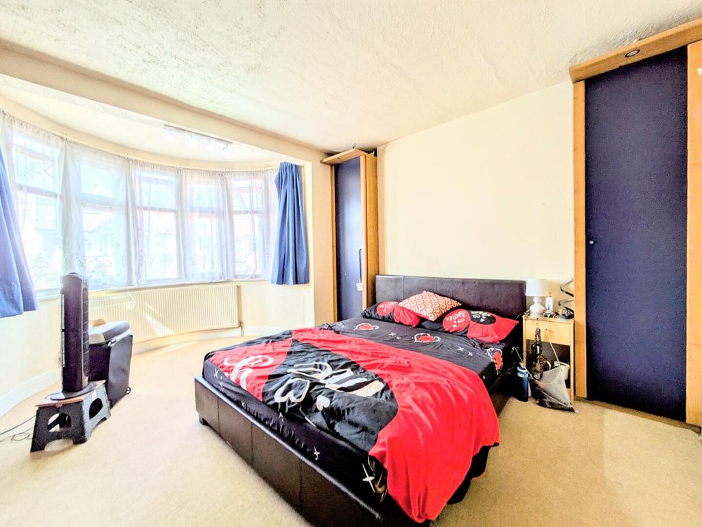 Property photo 3 of 26 Bedroom