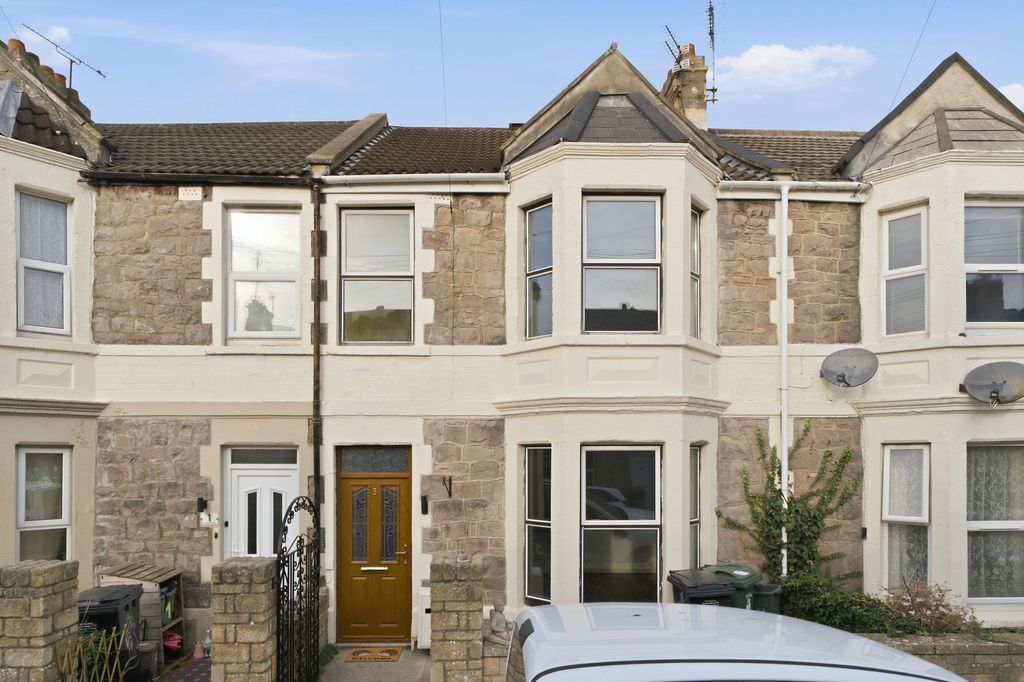 Property photo 2 of 18