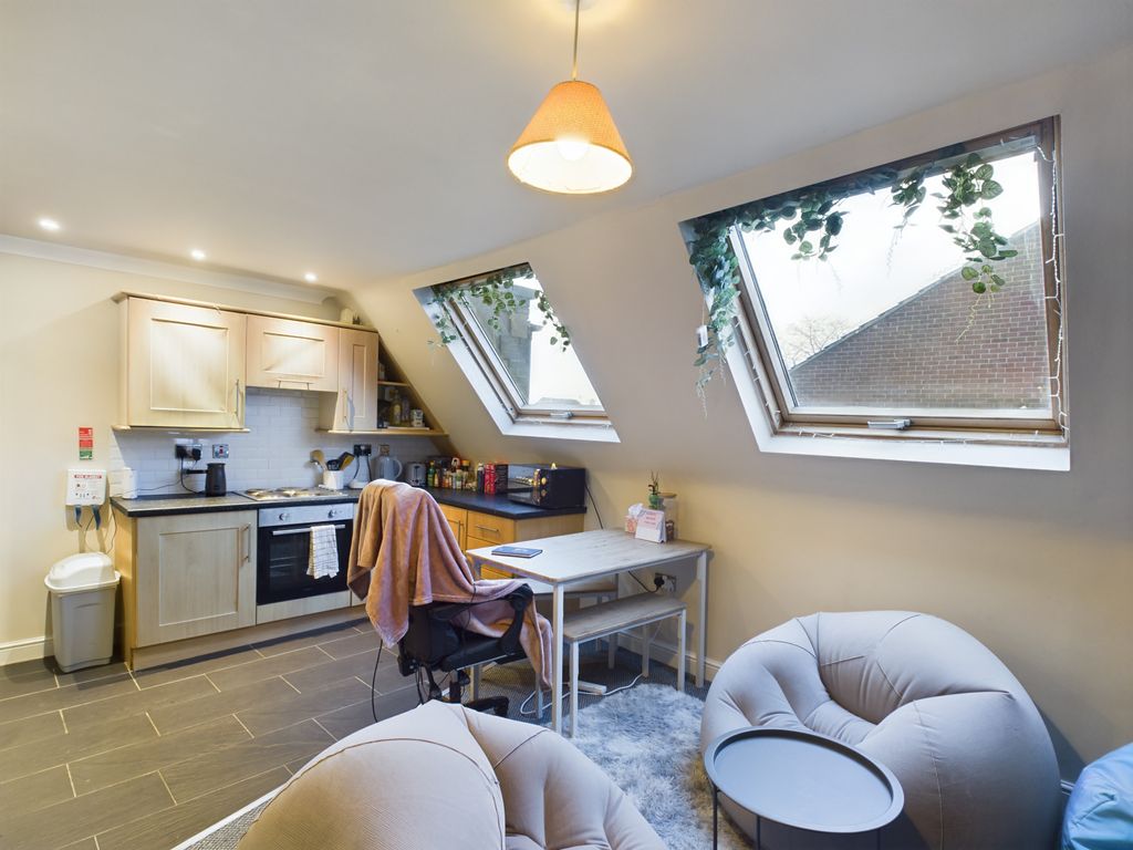 Property photo 1 of 11 City Centre Apartment To Rent