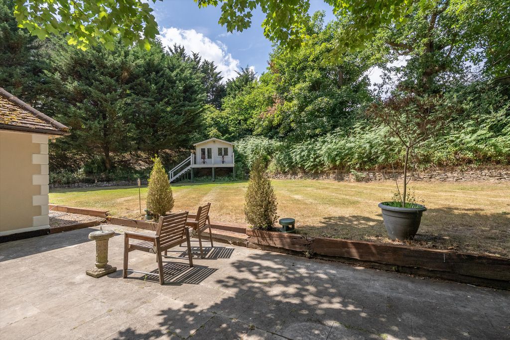 Property photo 3 of 28 Image