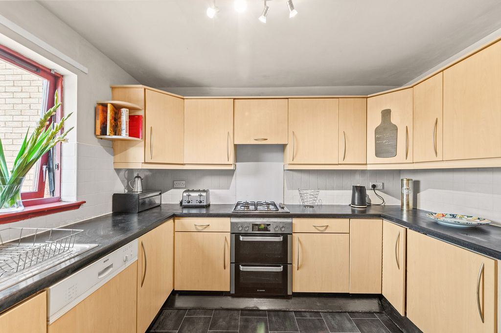 Property photo 2 of 24