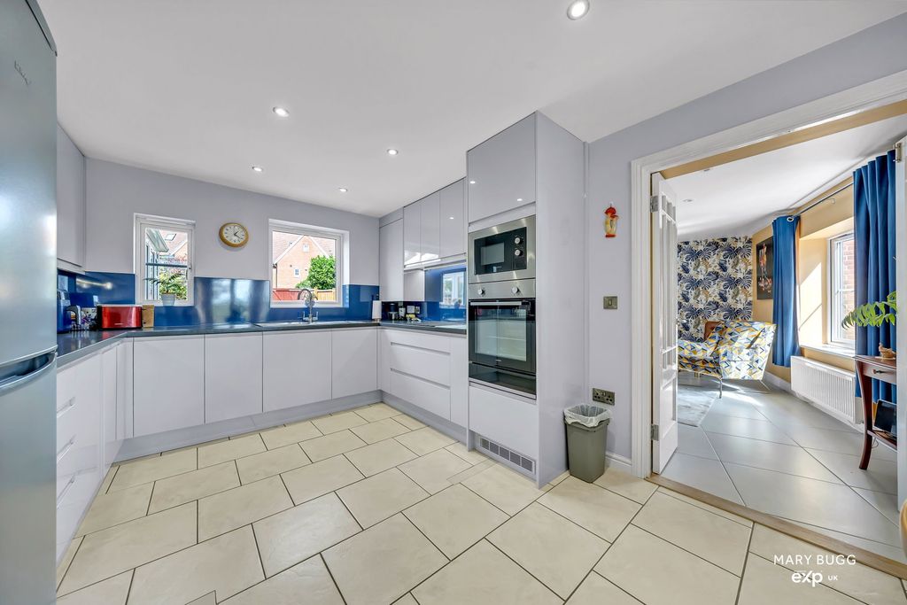 Property photo 2 of 15