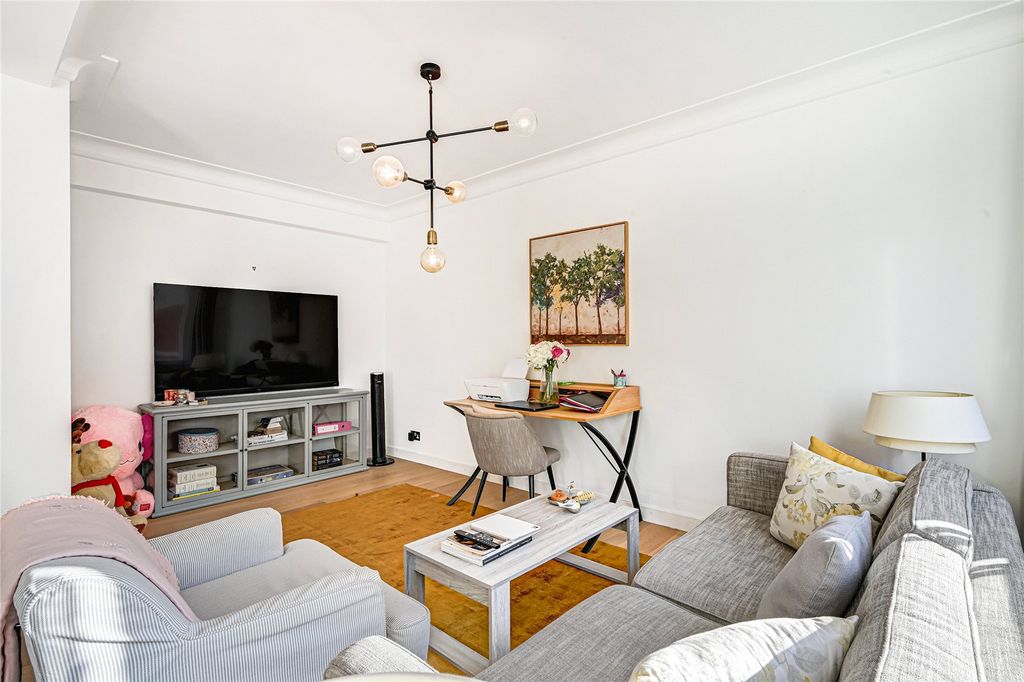 Property photo 2 of 9