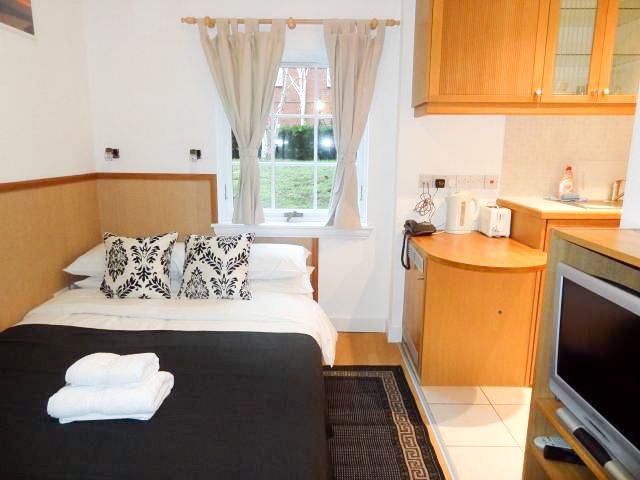 Property photo 1 of 6 Studio To Rent