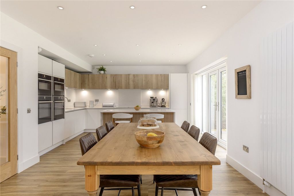 Property photo 3 of 31 Dining Room