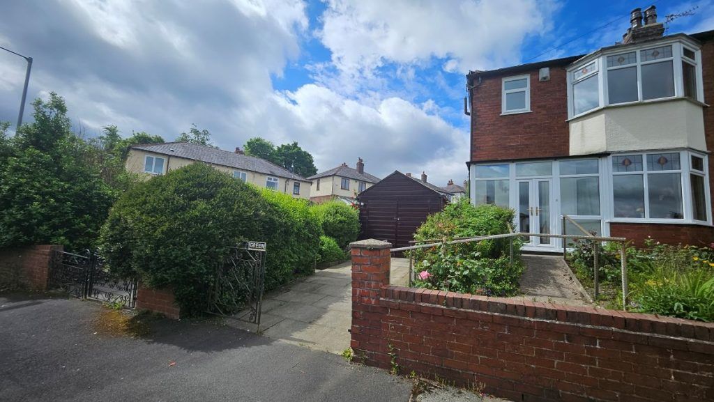 Property photo 2 of 44 2