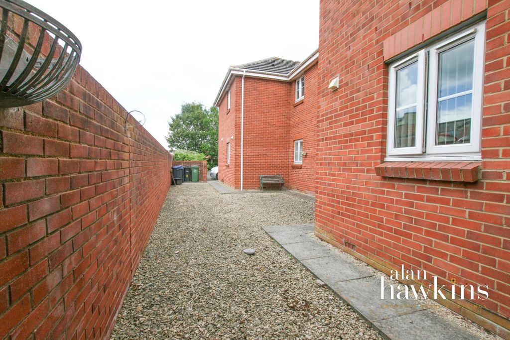 Property photo 2 of 8 Img_0106-2