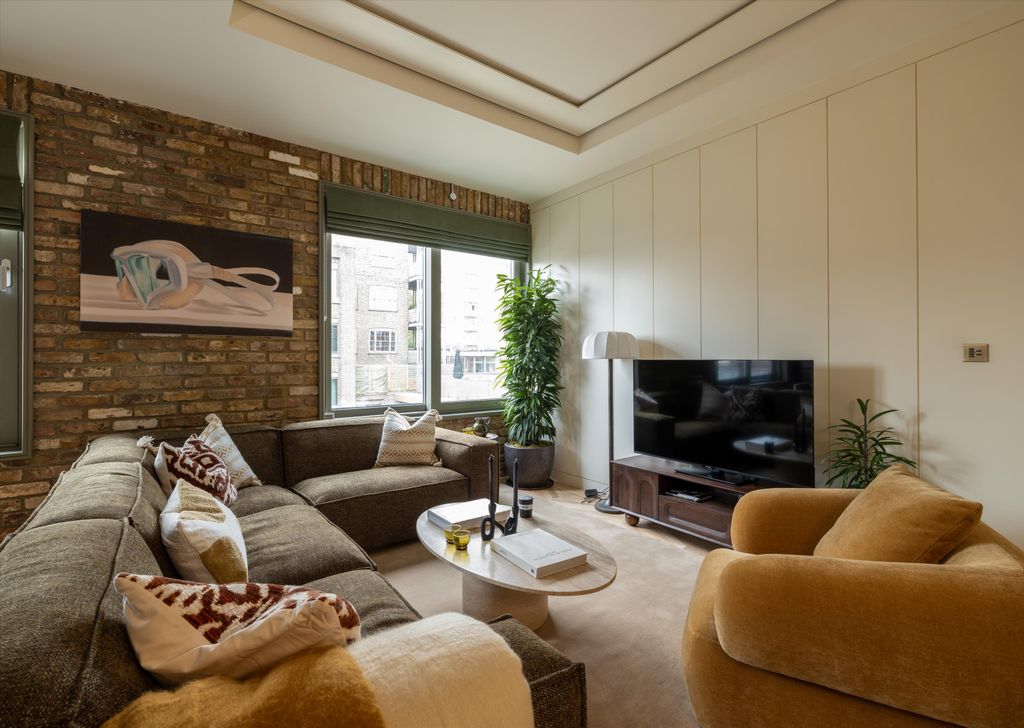 Property photo 1 of 8 Image