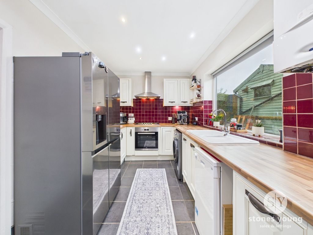 Property photo 3 of 25