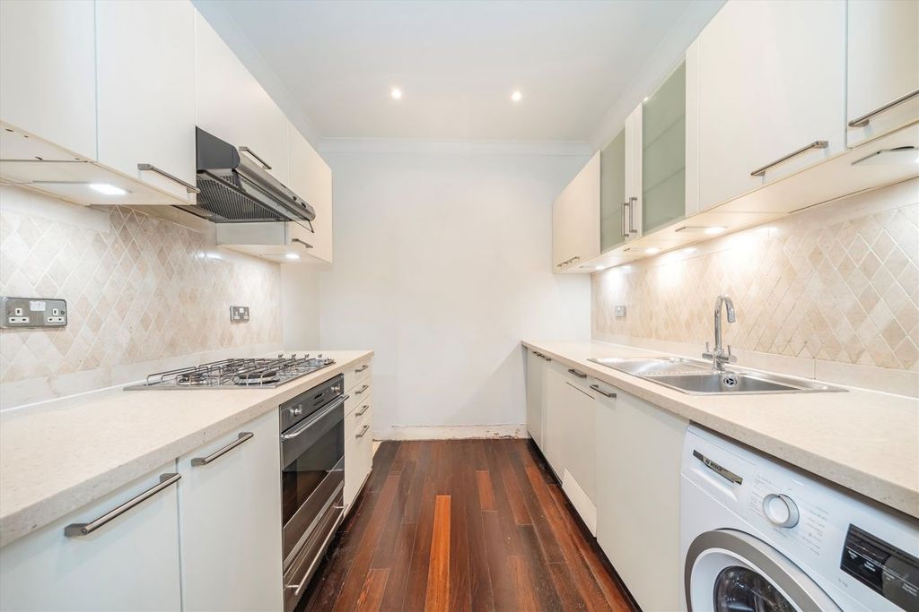 Property photo 3 of 8