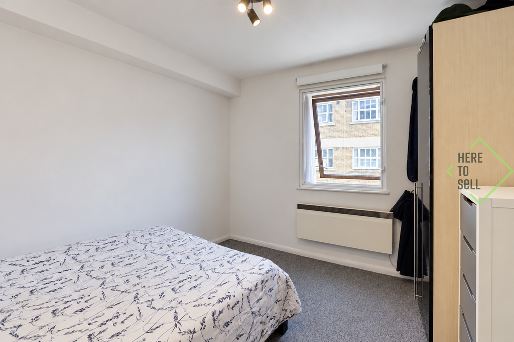 Property photo 3 of 16 East Smithfield, London, E1W-Bedroom1