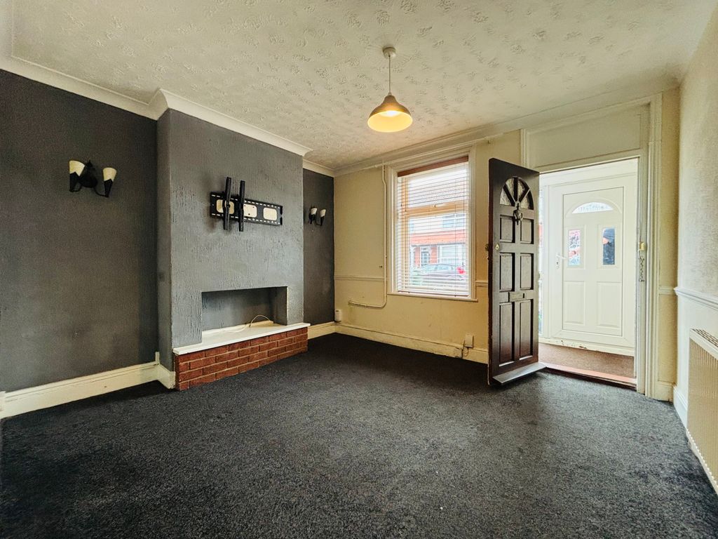 Property photo 3 of 11