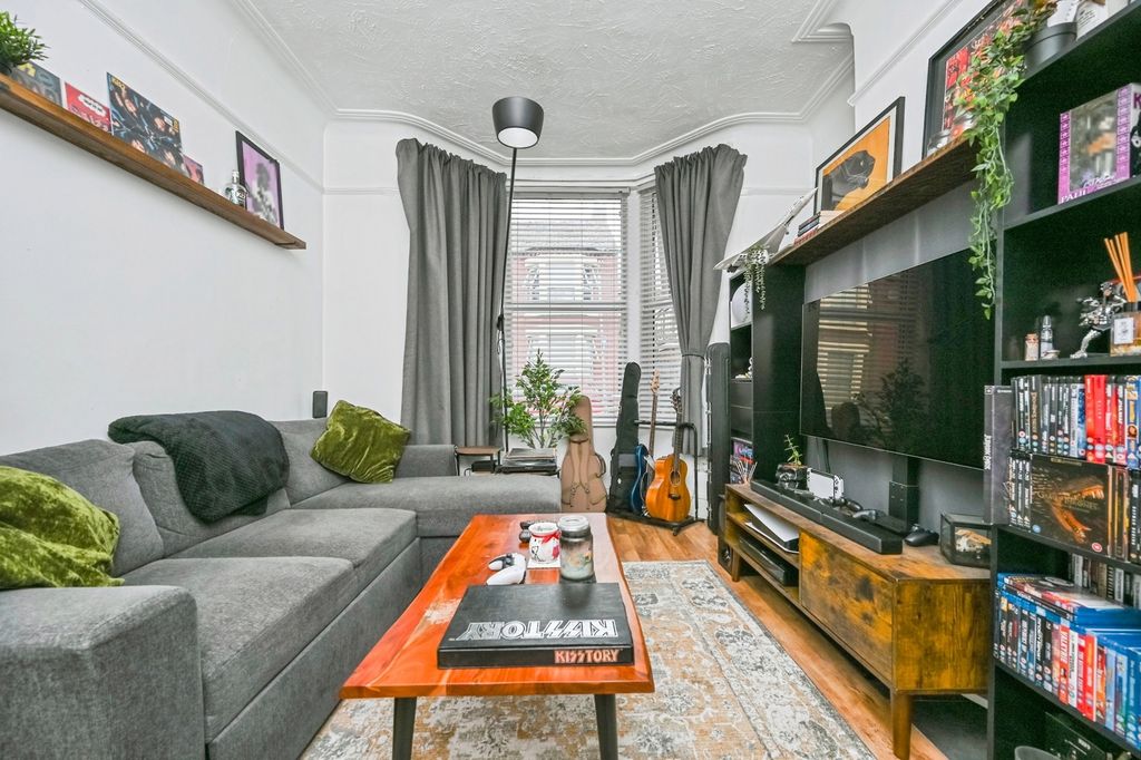 Property photo 3 of 15 Pbox-Img.Jpg