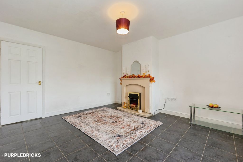 Property photo 3 of 28