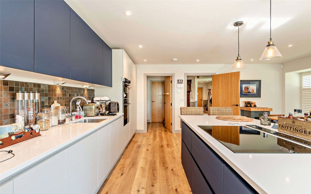 Property photo 3 of 20 Kitchen/Dining Area