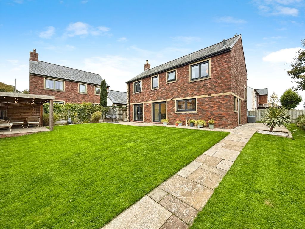 Property photo 1 of 32