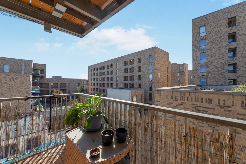 Property photo 1 of 20 Balcony