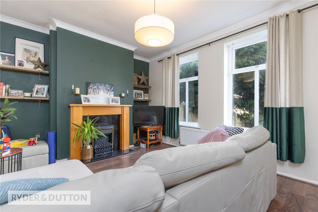 Property photo 2 of 17 Living Room