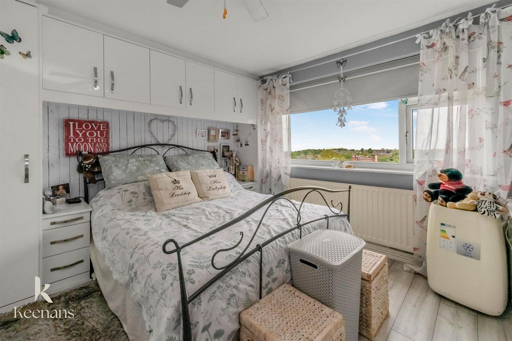 Property photo 3 of 35 Birks Ave-1.Jpg