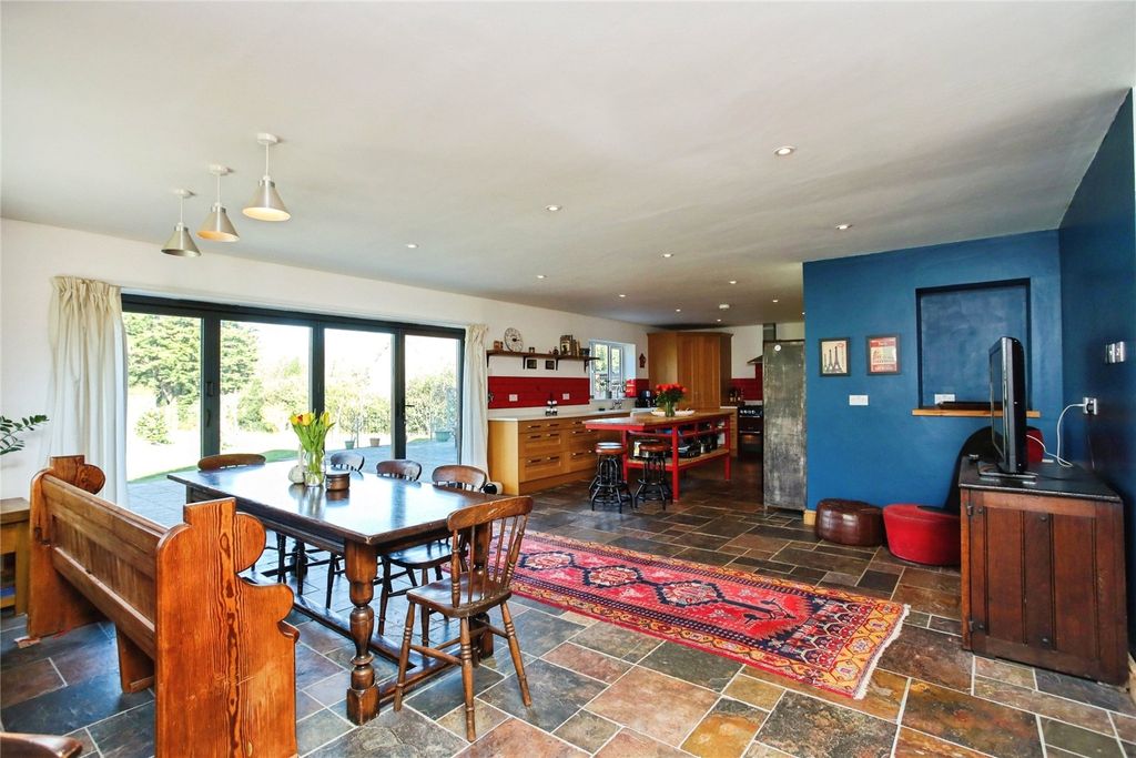 Property photo 2 of 24 Picture No. 29