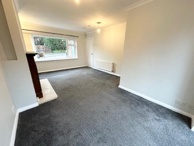 Property photo 3 of 12 Lounge