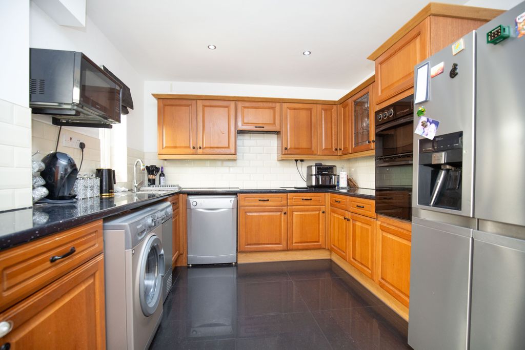 Property photo 3 of 18 Mw-8376