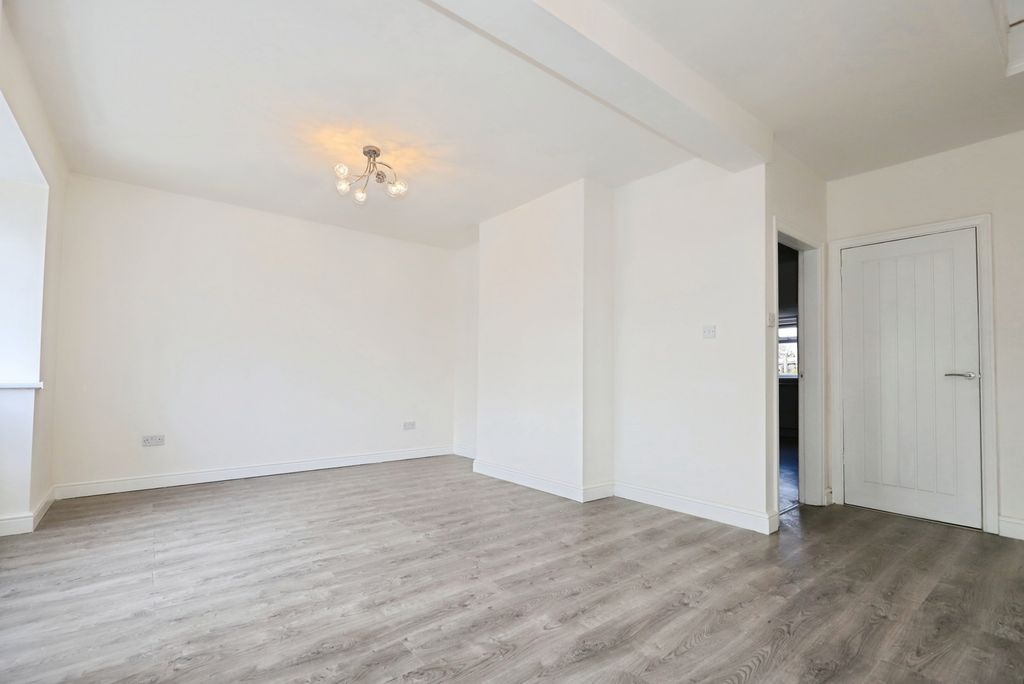 Property photo 3 of 22 Pbox-Img.Jpg