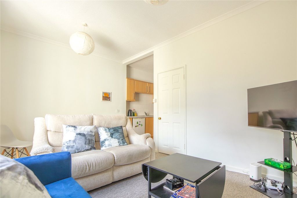 Property photo 2 of 11 Picture No. 15