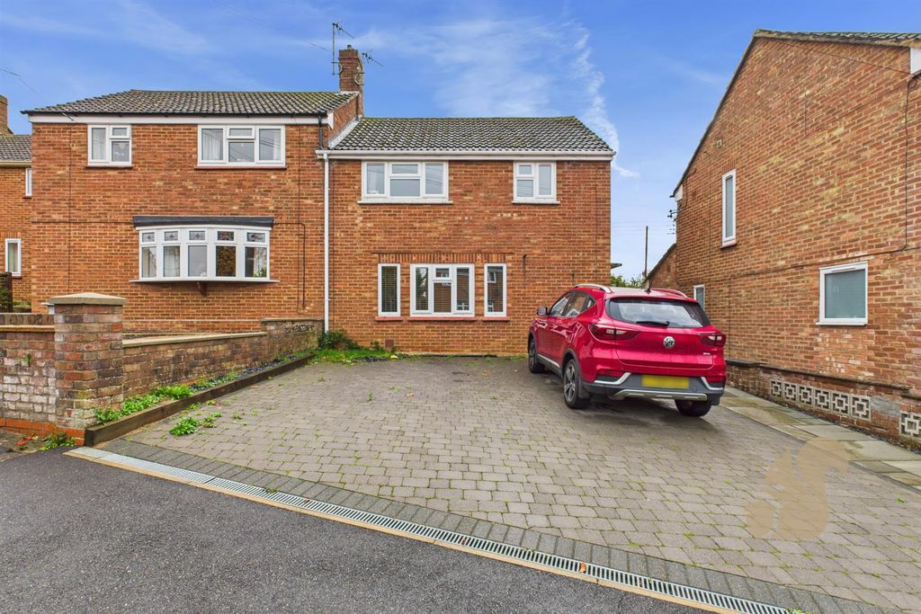 Property photo 1 of 14 Front