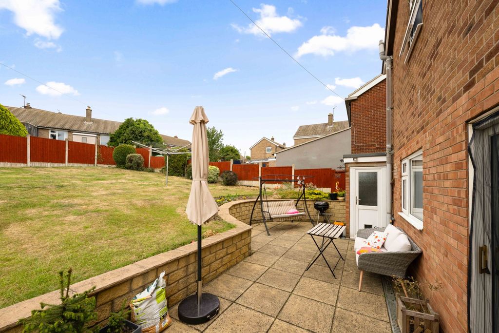 Property photo 2 of 31