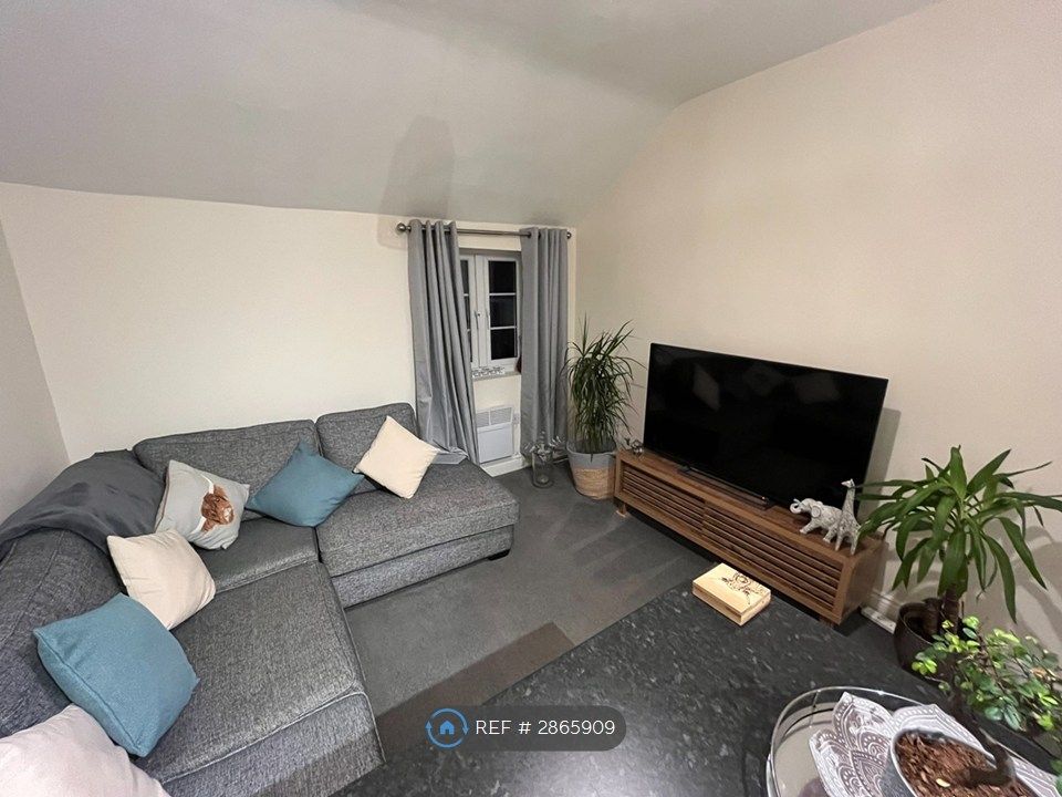 Property photo 2 of 7 Living Area