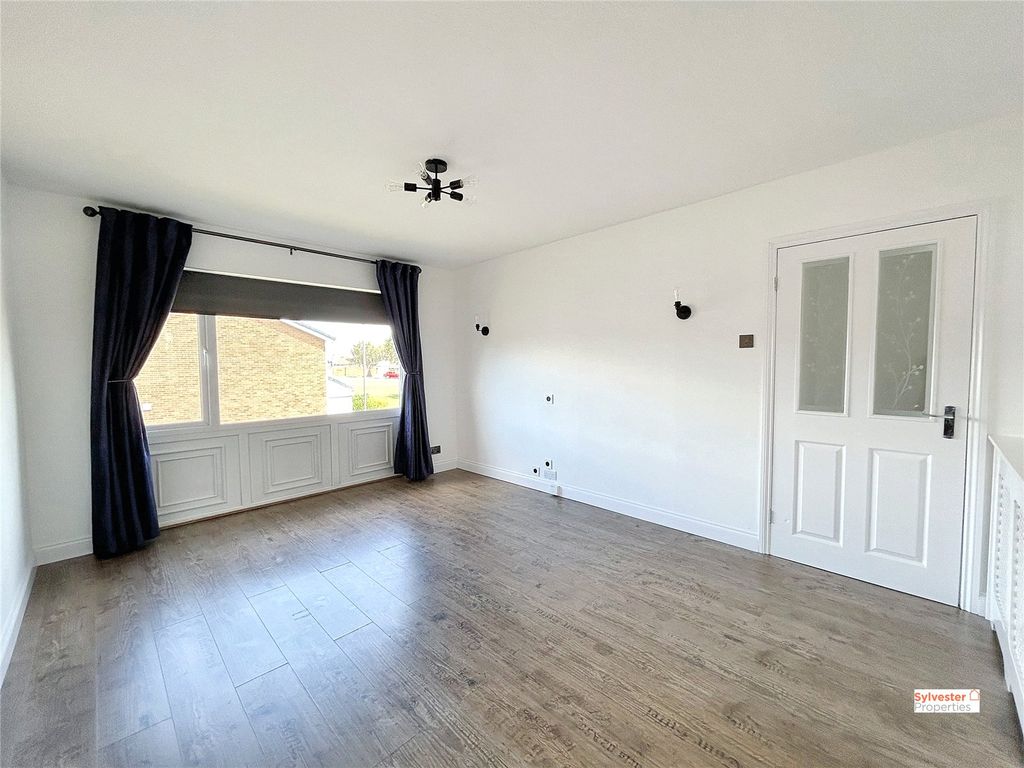 Property photo 2 of 19 Picture No. 34