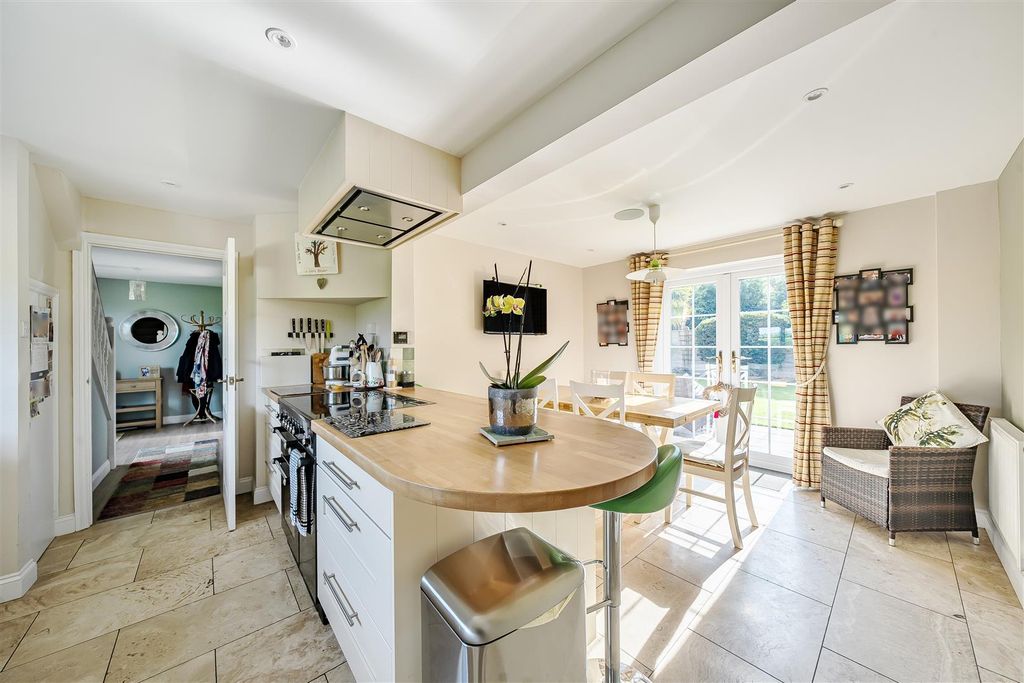 Property photo 2 of 13 Kitchen/Dining