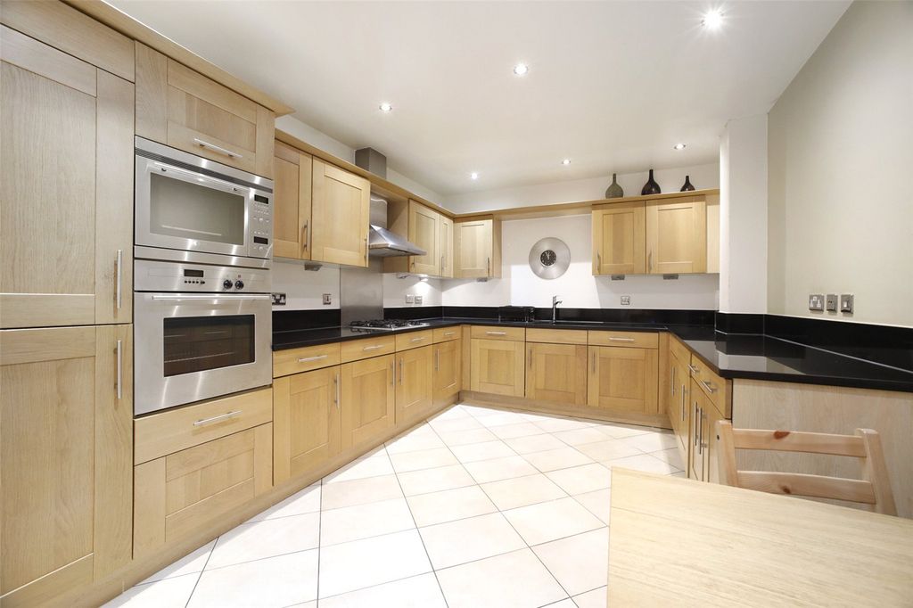 Property photo 3 of 17 Picture No. 15