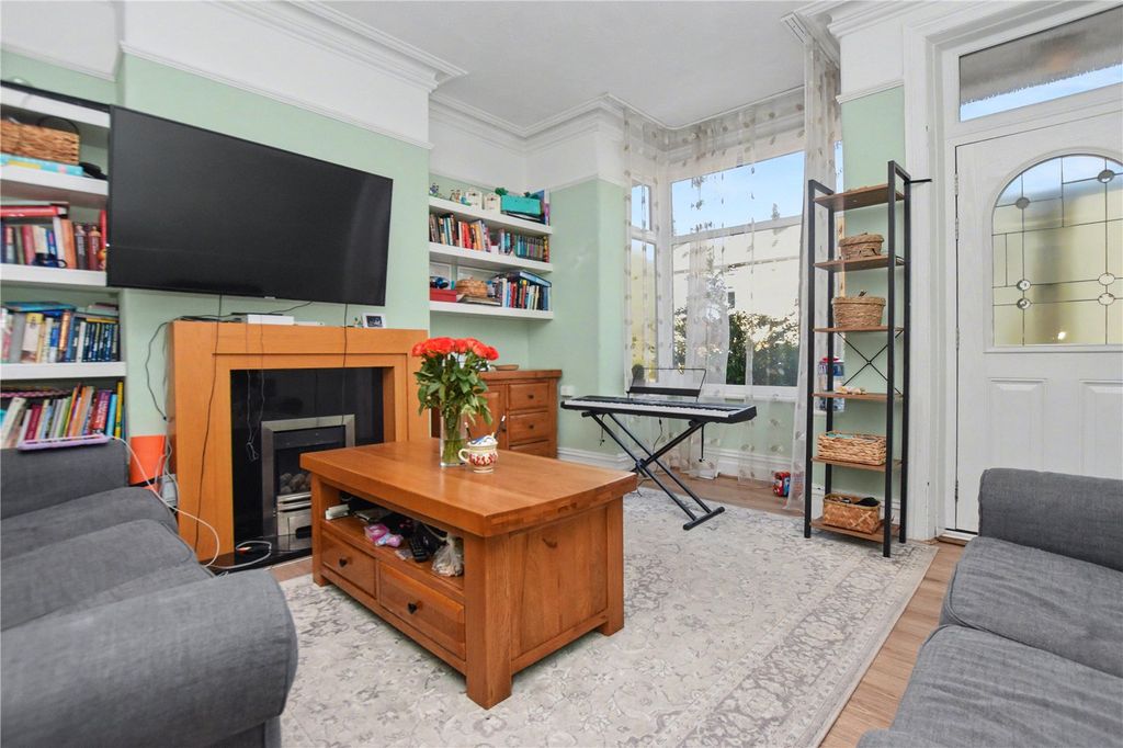 Property photo 2 of 19 Picture No. 29