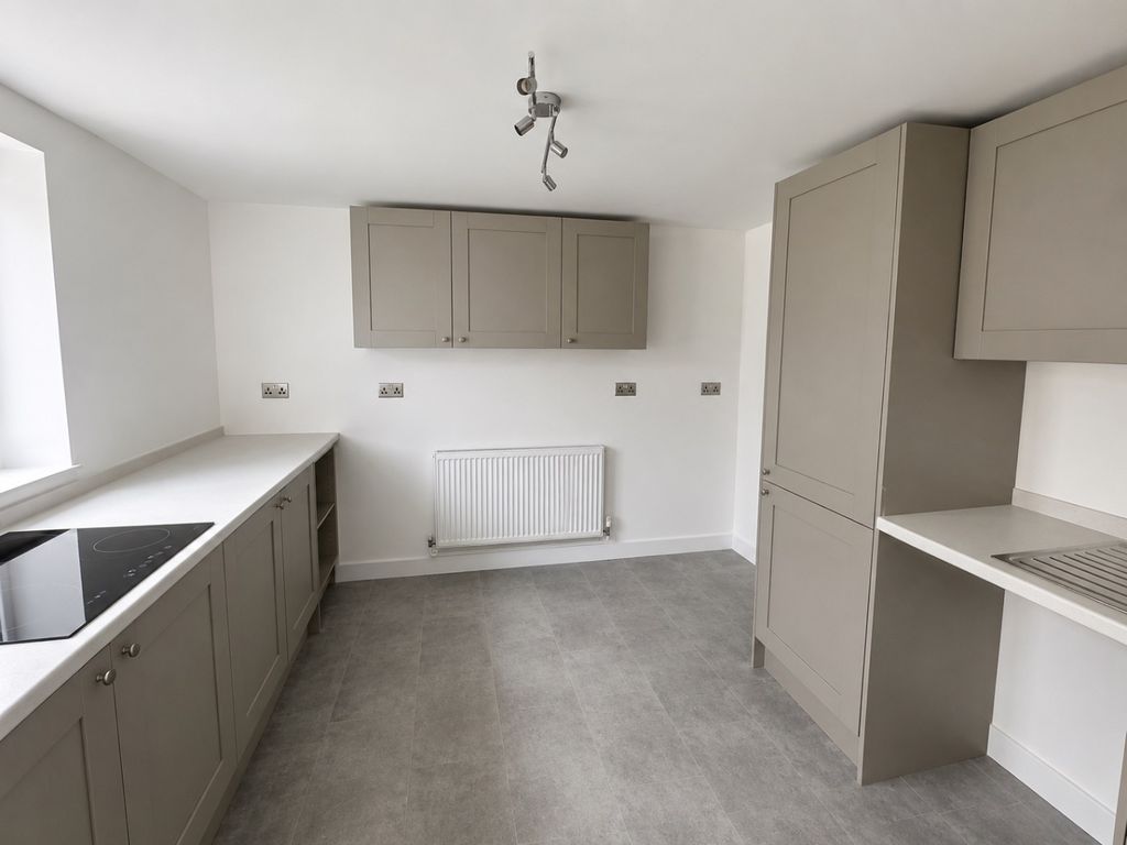 Property photo 3 of 4 5335582