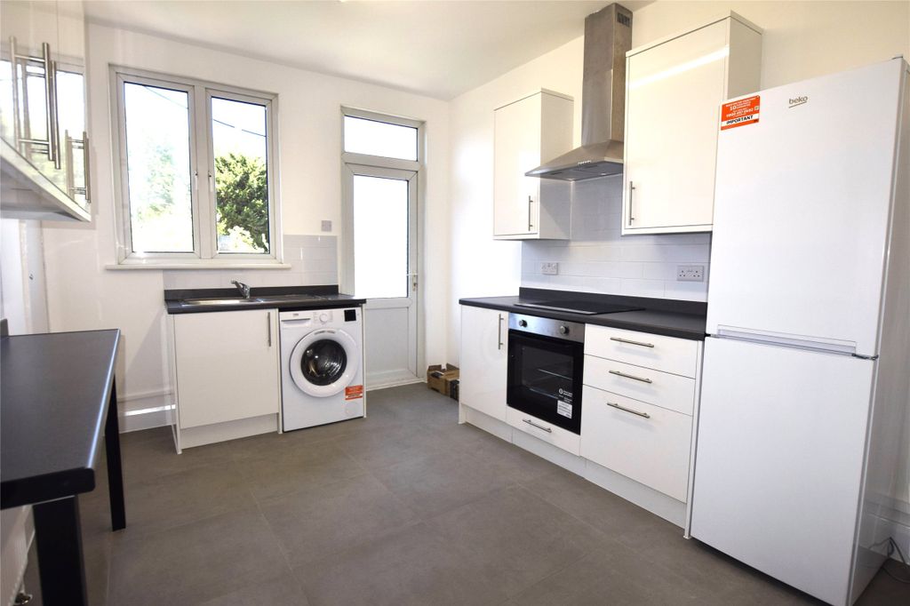 Property photo 1 of 9 Kitchen