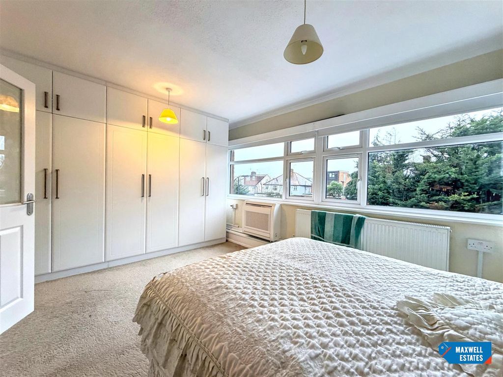 Property photo 1 of 15 Burnt Oak Broadway 1.Jpg