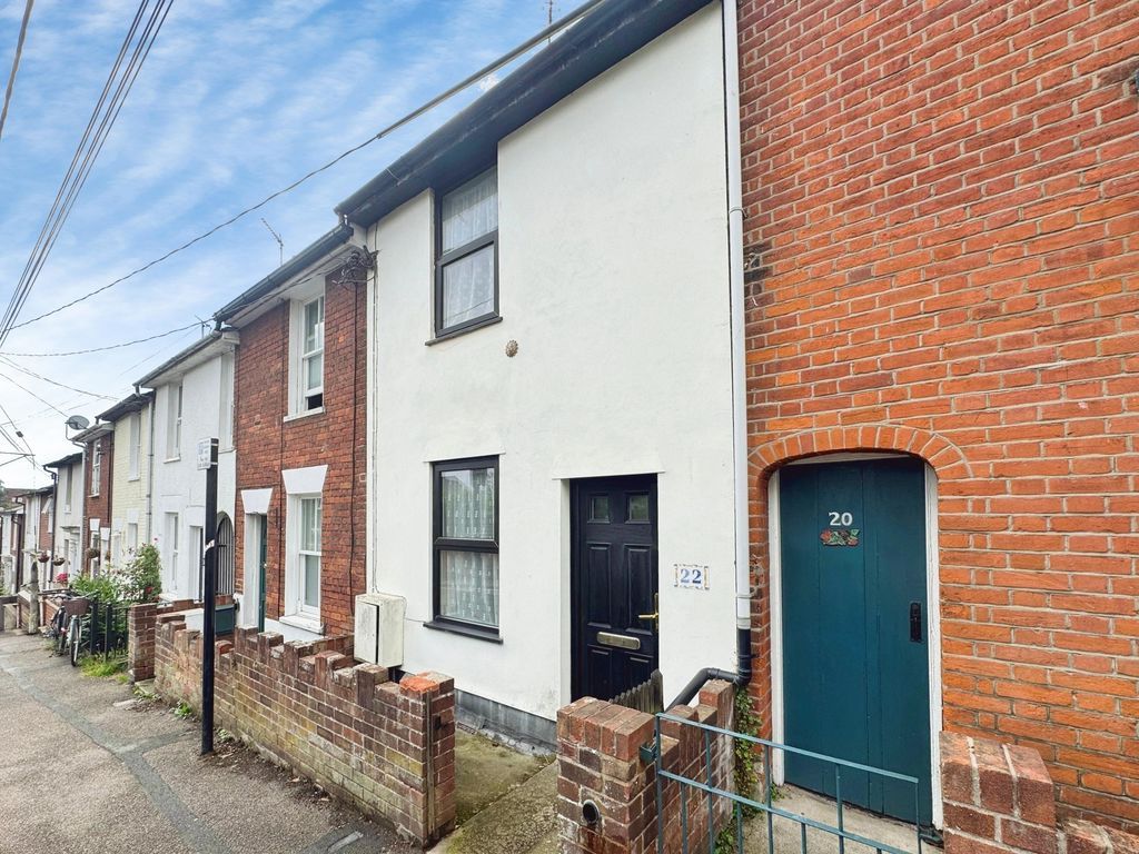 Property photo 1 of 17 Queens Road