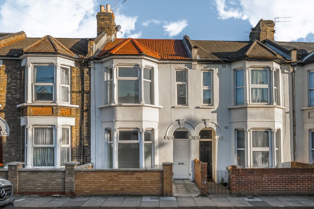 Property photo 1 of 7 External